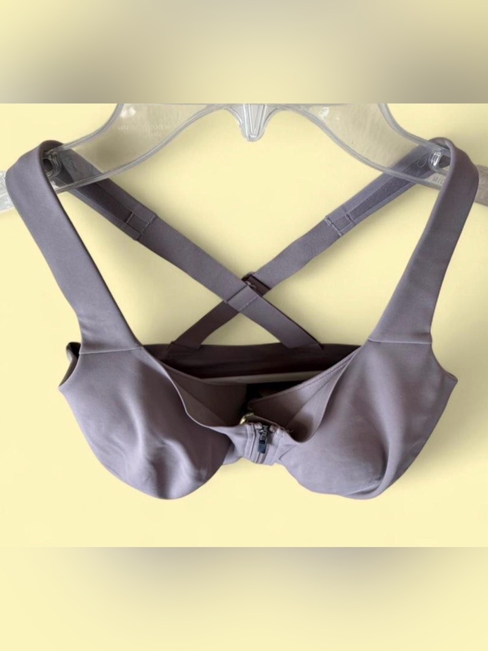 VSX Crossback Front-Zip Underwire Bra in Taupe Gray Size 36DDD.